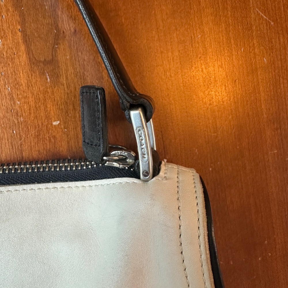 Coach VINTAGE Style #6143, WHITE with black trim and handle. - Picture 7 of 16